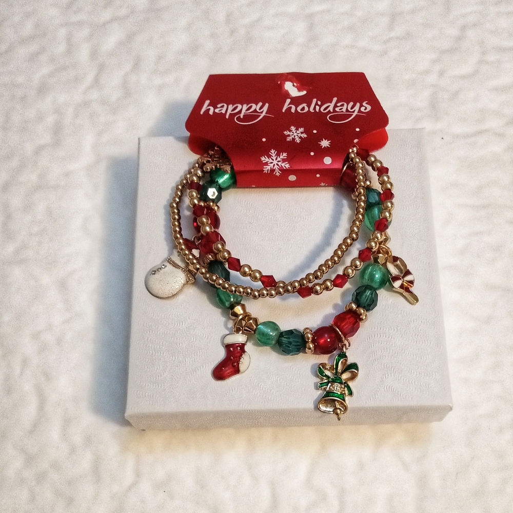 Festive Holiday Bracelet with Red and Green Beads